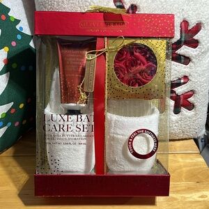 Olivia Grace luxury collection bath set